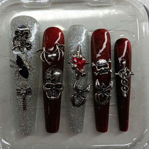 Pro Nails Exclusive: Vampire's Kiss Gothic Press-On Set