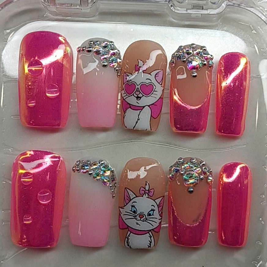 Pro Nails Exclusive: Sassy Marie Pink Chrome Press-On Set